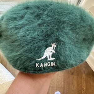 Kangol Women’s Fall Forest Green Hat sz S/M